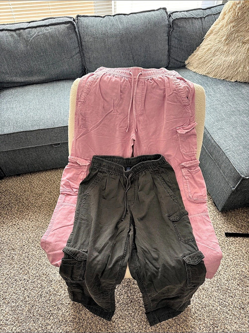 Old Navy Bundle of 2 pairs of cargo pants - pink and grey